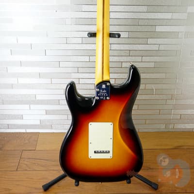 Fender American Ultra Stratocaster with Maple Fretboard - Ultraburst image 10