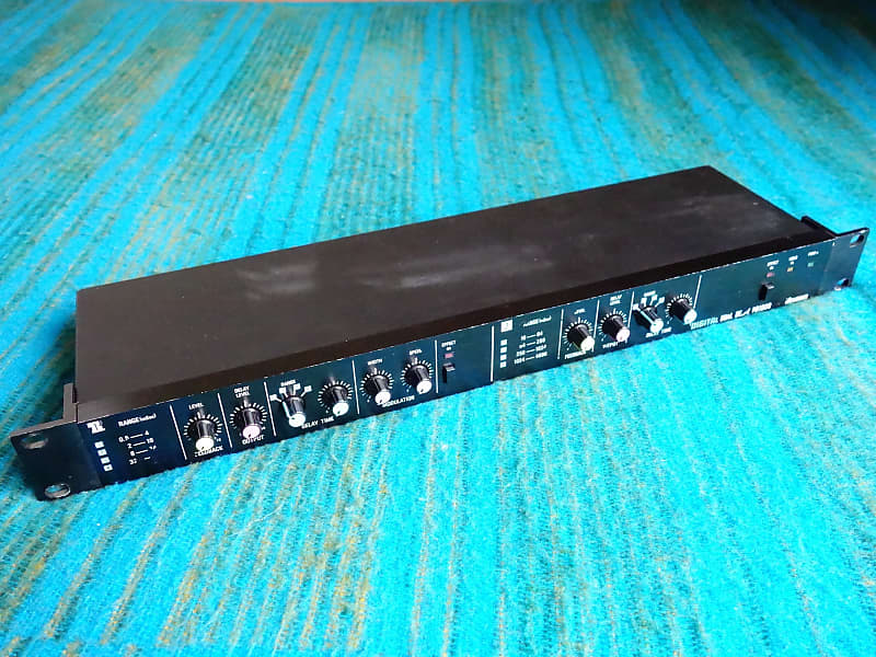 Maxon DD1000 Dual Digital Delay - 80's Vintage Dual Delay