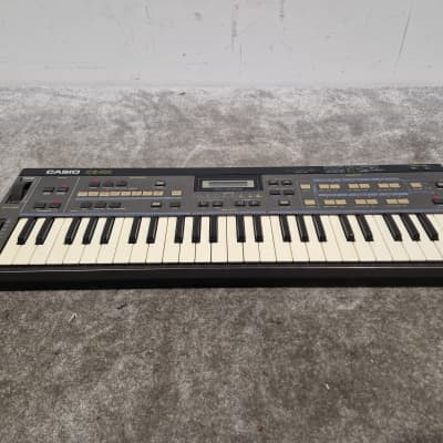 Casio CZ-101 - Compact Digital Synthesizer - Excellent w/ Power Supply
