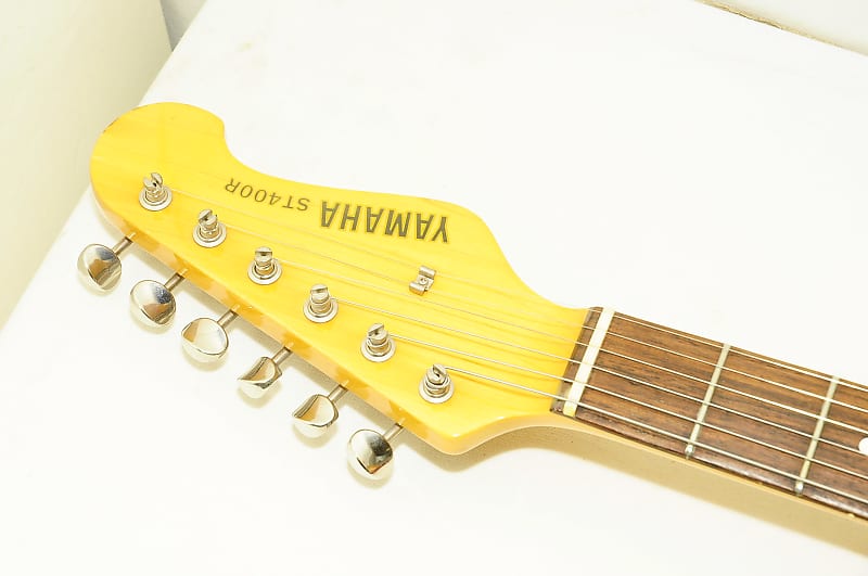 ギター YAMAHA ST400R MADE IN JAPAN Yamaha ST400R Electric Guitar Made in Japan 1980 Vintage