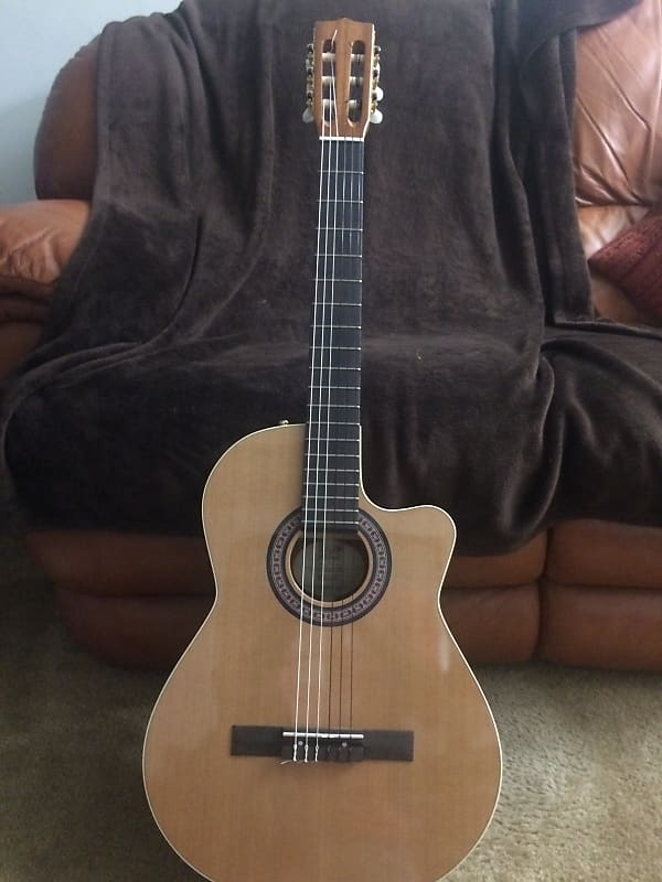 La Patrie by Godin Concert CW QIT Natural Reverb