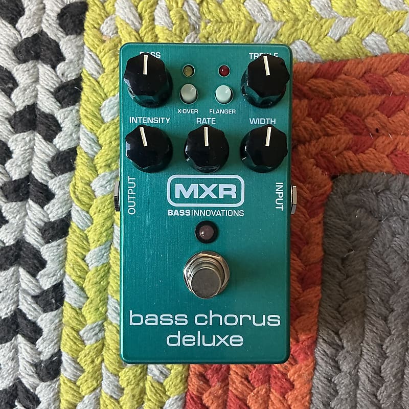 MXR M83 Bass Chorus Deluxe