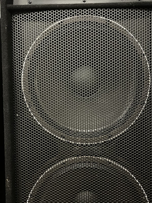 Pair of Yamaha S215V Club Series 2-Way 15 Pair of Yamaha S215V Club Series 2-Way 15