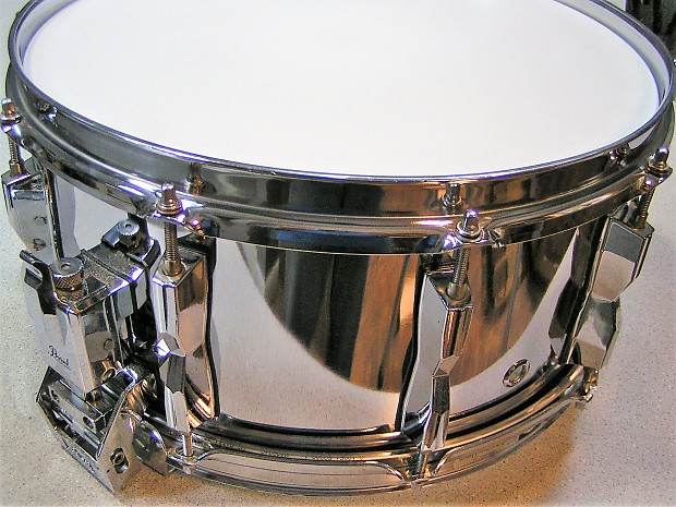 Pearl 6.5 x 14 Steel Shell Snare w/ Bridge Type Action Pearl 6.5 x 14 Steel Shell Snare w/ Bridge Type Action