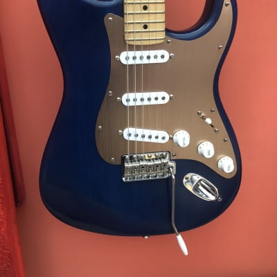 Fender Highway One Stratocaster Gen 1 2002 - 2005 - Sapphire Blue Transparent for sale