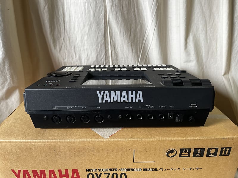 Yamaha QY700 Music Sequencer High-End Sequencer Workstation w/ box