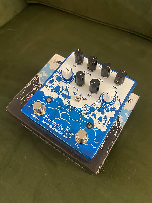 EarthQuaker Devices Avalanche Run Stereo Reverb & Delay with Tap Tempo V2