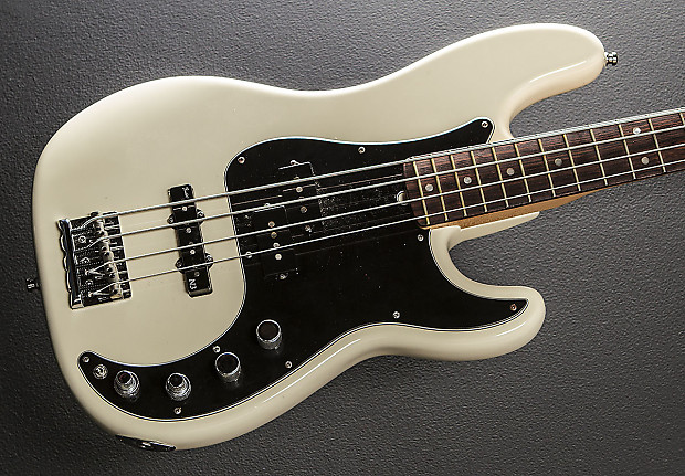 Fender American Deluxe Precision Bass 2013 Olympic White