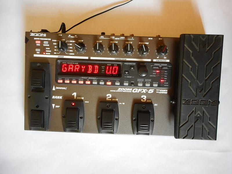 Zoom GFX5 MultiEffect Guitar effect processor Reverb