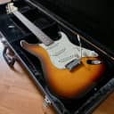 Fender American Standard Stratocaster 3-Color Sunburst with Rosewood Fretboard 1992 Hardshell Case