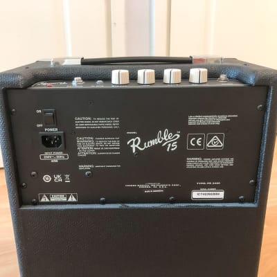 Fender Rumble 15 15-Watt 1x8" Bass Combo image 3