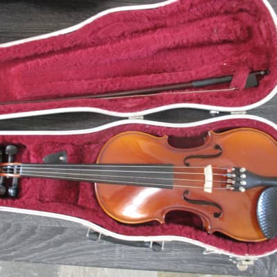 13" viola with case and bow for 9 - 12 year old.  Made in Romania image 1