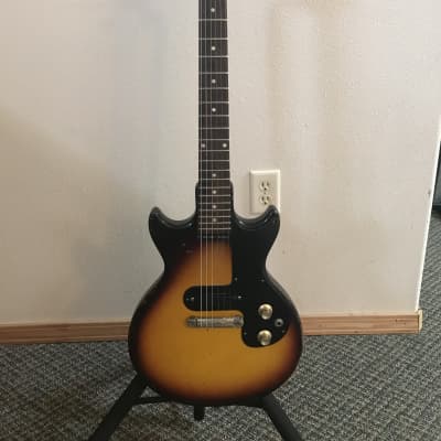 Early 60's Gibson Melody Maker - 24.75 