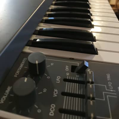 Roland Juno-106 61-Key Programmable Polyphonic Synthesizer 1984 - 1985 - Black image 3