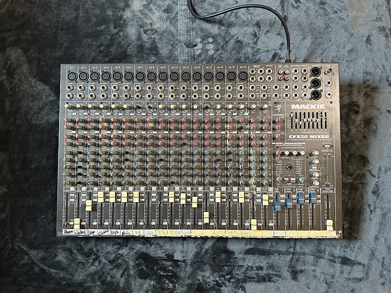 Mackie CFX20 Mixer | Reverb