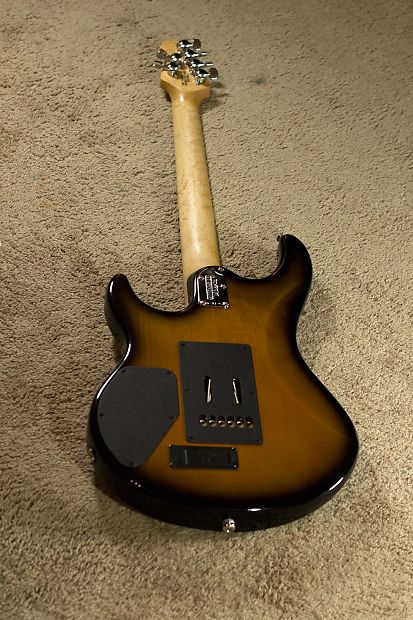 Ernie Ball Music Man Luke III PDN - Vintage Tobacco Burst Ernie Ball Music Man Luke III PDN - Vintage Tobacco Burst