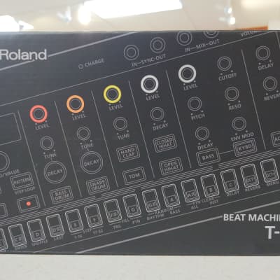 Roland T-8 AIRA Compact Beat Machine | Reverb Canada