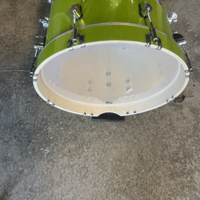 PDP new yorker 16 diameter x 14 deep bass drum with lift - electric green sparkle image 2