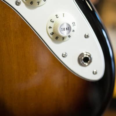 Fender  Gold Foil Jazz Bass, Ebony Fingerboard, 2-Color Sunburst - Deluxe Gig Bag - Floor Model Demo image 13