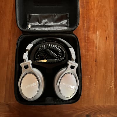 Shure SRH940 2011 - Chrome image 1
