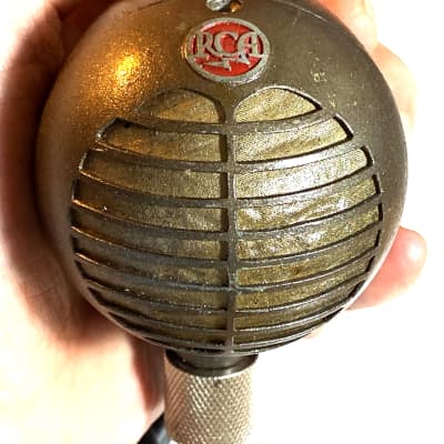 Vintage 1940's RCA MI-6226 Dynamic Microphone, orig working element w/desk stand image 1