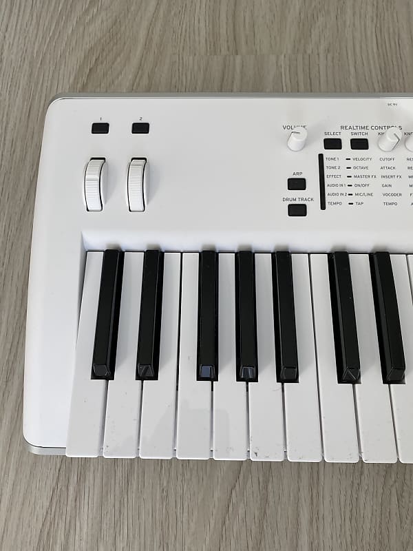 Korg Kross 2 ホワイト KROSS - SYNTHESIZER WORKSTATION | KORG (USA)