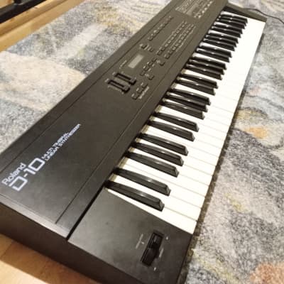 Roland D-10 61-Key Multi-Timbral Linear Synthesizer 1988 - 1992 - Black