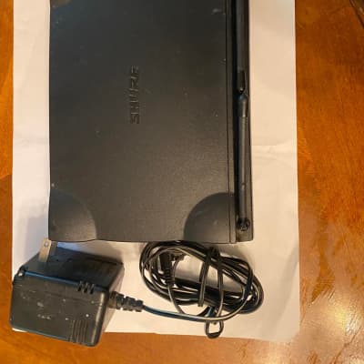 Shure  UT UHF Wireless Freq:Td 606.300 mhz used receiver, box and power supply image 3