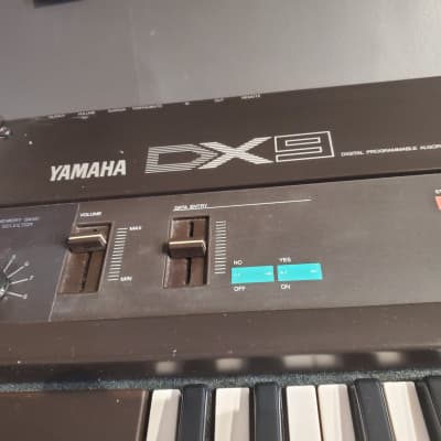 Yamaha DX9 Programmable Algorithm Synthesizer 61-Key Vintage Digital Keyboard 1980s Pro Serviced image 2