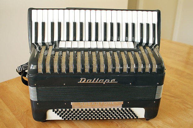 Dallape Organtone 1950 s Full size Keyboard Tone Chamber Hand Made Reeds
