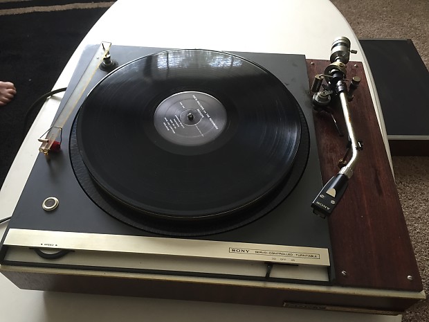 Vintage Sony TTS-3000 Servo Controlled Belt Drive Turntable with Dust Cover
