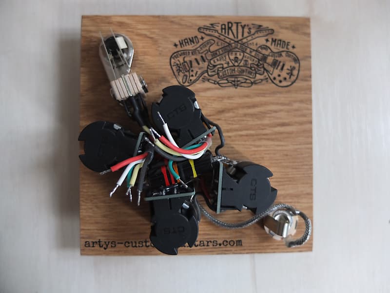 Gibson SG prewired kit with CTS Push Pull Pots and Bumblebee Reverb