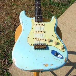 Fender 1962 Relic Strat 2010 Sonic Blue image 3