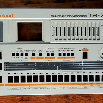 ROLAND TR-707 Rhythm Composer TOP PANEL in PRISTINE condition - exceptional - for collectors  !