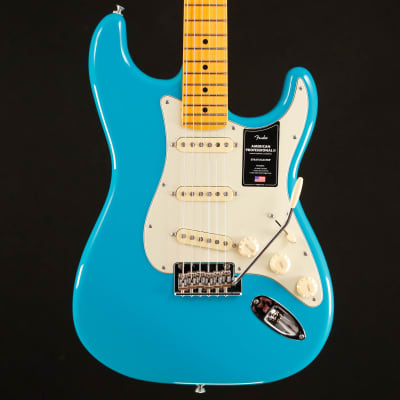 Fender American Professional II Stratocaster, Maple Fb, Miami Blue 7lbs  13.7oz image 4