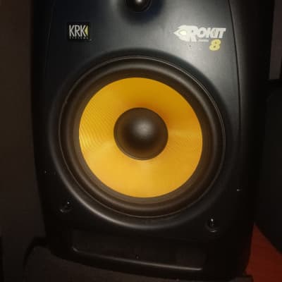 Krk rokit 8 sales g2