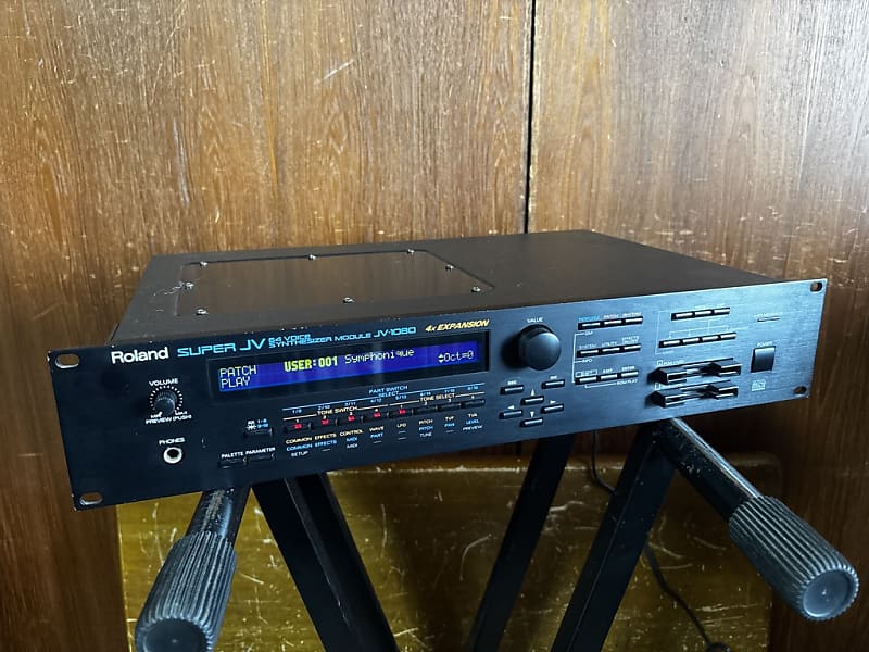 Roland JV-1080 中古品 s-l1200.jpg
