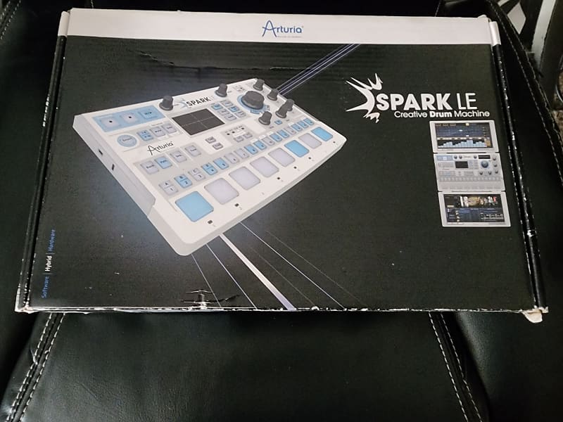 Arturia SparkLE MIDI Controller / Drum Machine