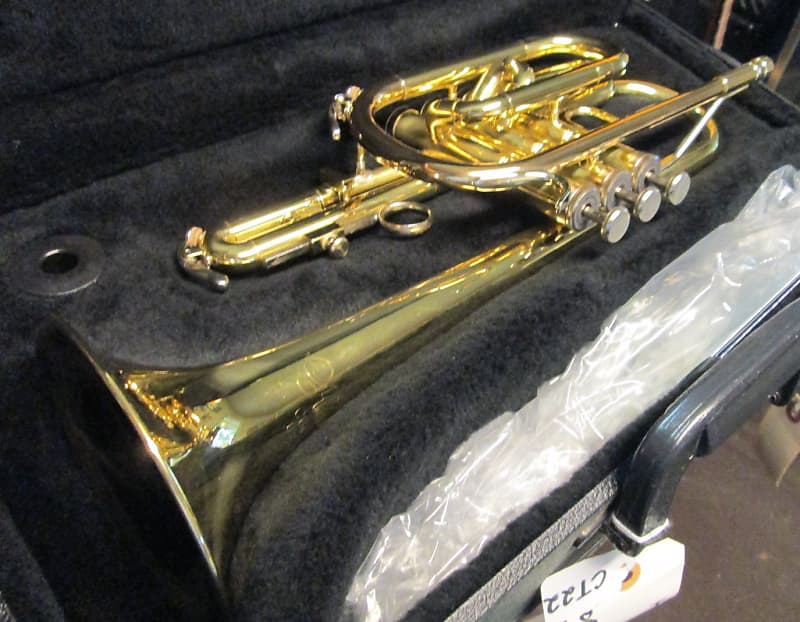 HOLTON c602 Cornet w/case #191273 band ready - short trumpet image 1