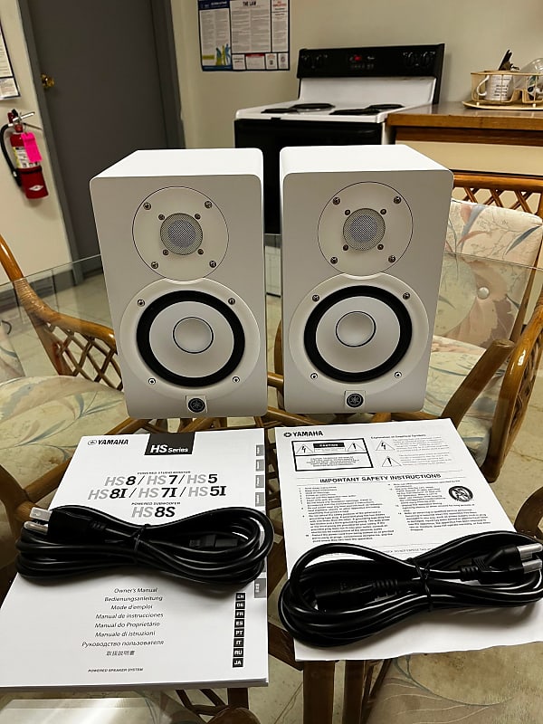 Yamaha HS5 5 inch Powered Studio Monitor Pair with Stands and Cables -  White