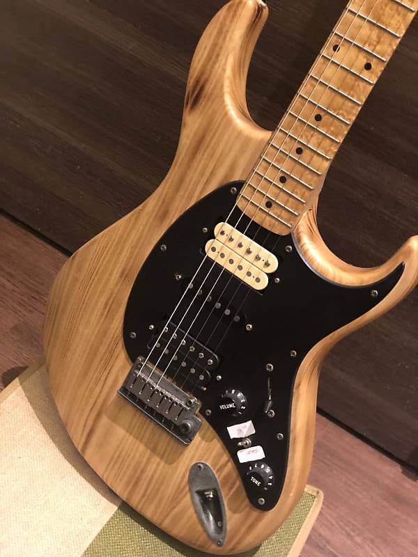 ギター CORT Hiram Bullock Signature HBS2 Cort Hiram Bullock Signature HBS-2 strat clone, H-S-H pickups, ash