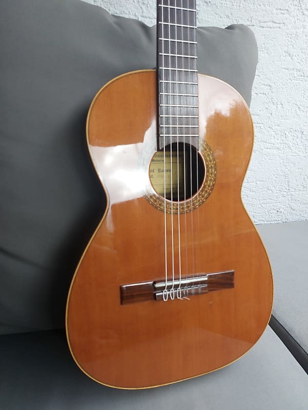 Luis Romero 1492 Estudio - Spanish Handmade Vintage Flamenco Guitar from  1992