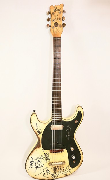 Loïc Le Pape Mosteel J.Ramone Tribute Guitar (Signed By Joe Perry, Alice Cooper And Others) image 1