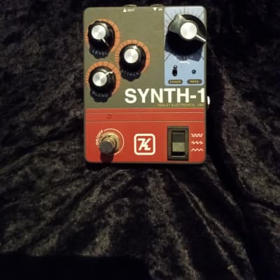 Keeley SYNTH-1 - Pédale fuzz générateur d'onde synthé, Accessoire