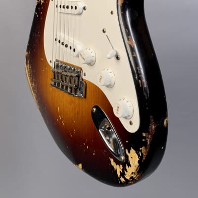 Fender Custom Shop Limited Edition 1956 Stratocaster Heavy Relic Super Faded Aged 2-Color Sunburst image 6