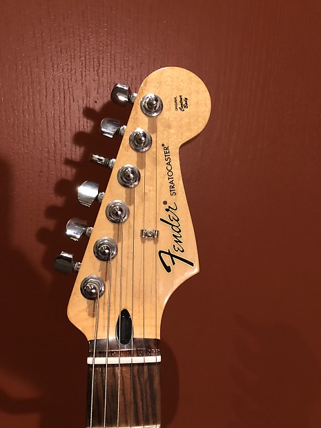 Fender Player Stratocaster in 3-Color Sunburst MX22228810