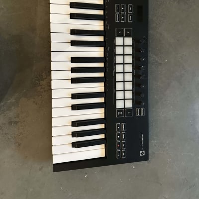 Novation Launchkey 37 MKIII MIDI Keyboard Controller 2020 - Present - Black