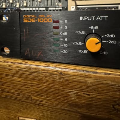 Roland SDE-1000 Digital Delay | Reverb Canada