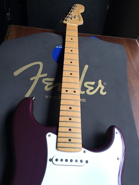 Fender American Standard Stratocaster 1999 Plum Purple Metallic