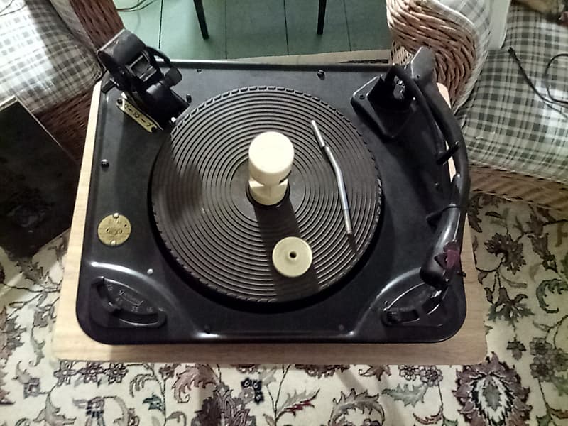 1950's Garrard Type R.C.88/4 Record Changer With a Stacker, Single & Two 45  adapters